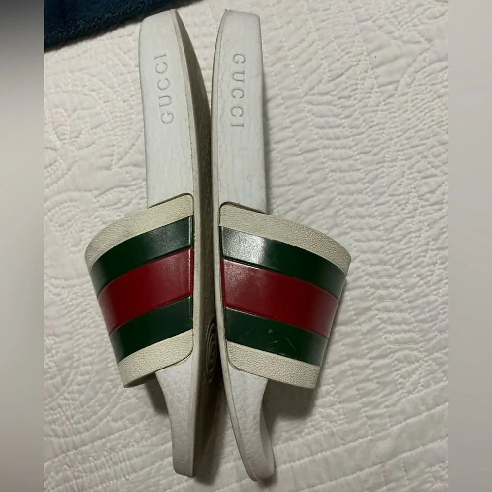 Gucci men’s web rubber slide sandal size 9
